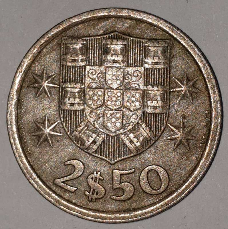 1978 - 2.5 ESCUDOS - 2$50 - 2 1/2 - PORTUGAL - PORTUGUESA - KM#590 - COPPER-NICKEL - PORTUGUESE